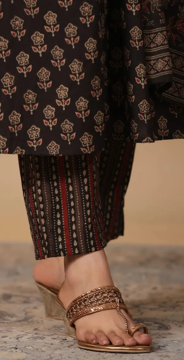 Women_Fully_Flared_Ajrakh_Cotton_Floral_Printed_Black_Kurta_And_Pant_With_Dupatta