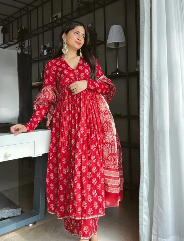 Women_Trendy_Dark_Red_Cotton_Flower_Printed_Mirror_Worked_Kurta_And_Pant_With_Cotton_Mulmul_Dupatta