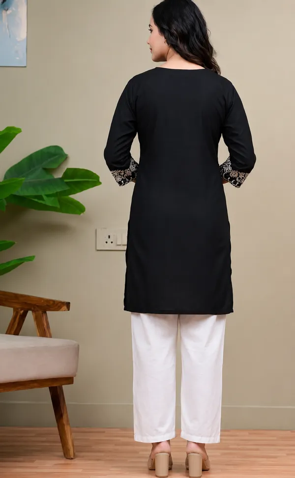 Women's_Premium_Floral_Embroidered_Kurta_Set_with_Palazzos