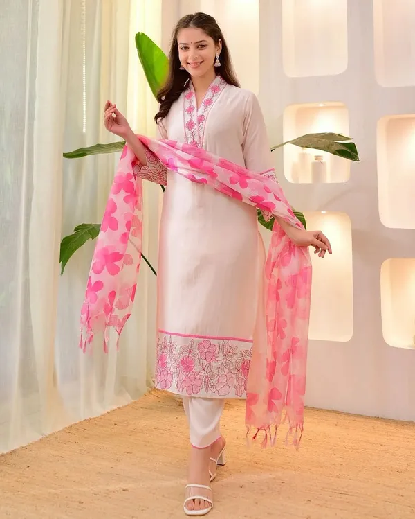White_Cotton_Floral_Embroidered_Straight_Kurta_Set_For_Women