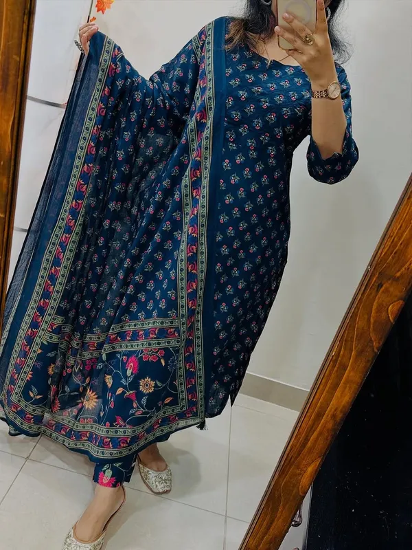 Women's_Blue_Floral_Printed_Cotton_Kurta_Pant_Set