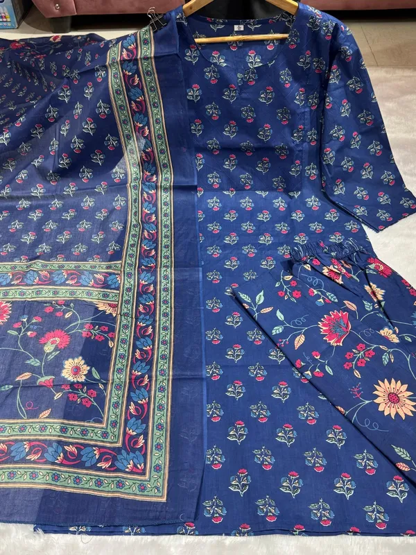 Women's_Blue_Floral_Printed_Cotton_Kurta_Pant_Set