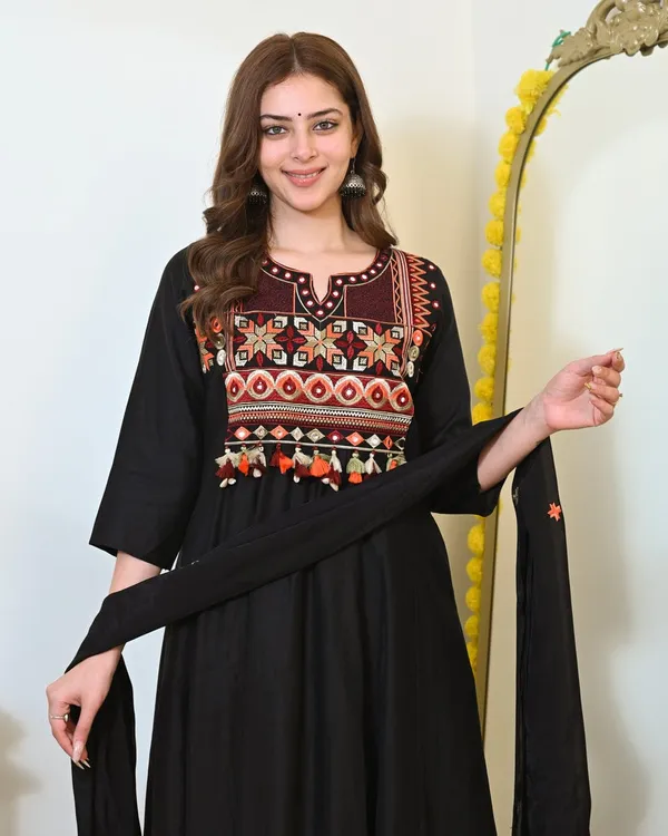 Elegant_Kurta_Pant_With_Dupatta_Suit_Set
