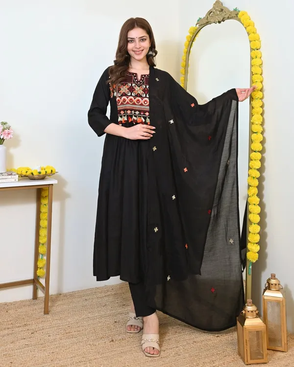 Elegant_Kurta_Pant_With_Dupatta_Suit_Set
