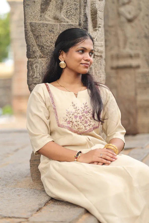 Chembarathi_Banaras_Silk_With_Cut_Dhana_Sequin_Beads_Hand_Embroidery