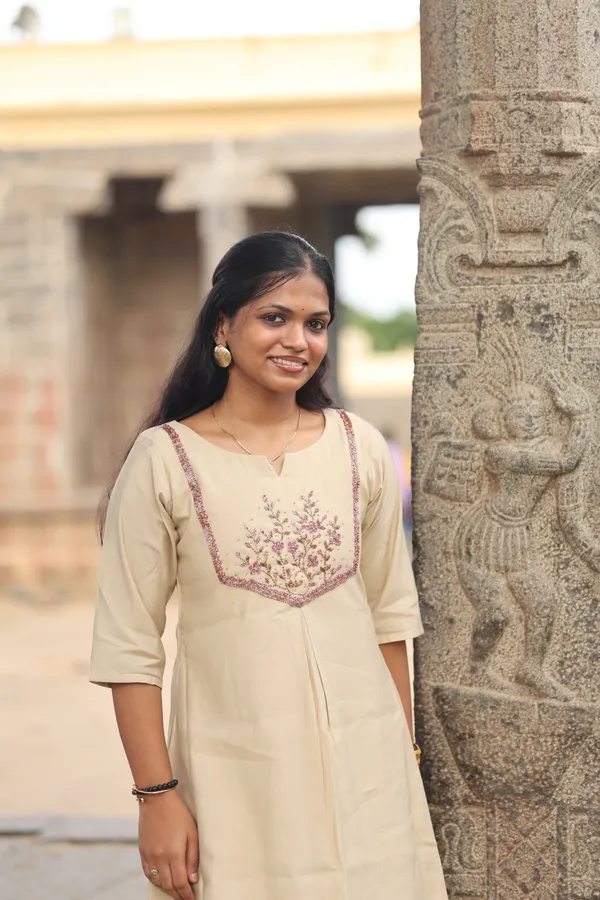 Chembarathi_Banaras_Silk_With_Cut_Dhana_Sequin_Beads_Hand_Embroidery
