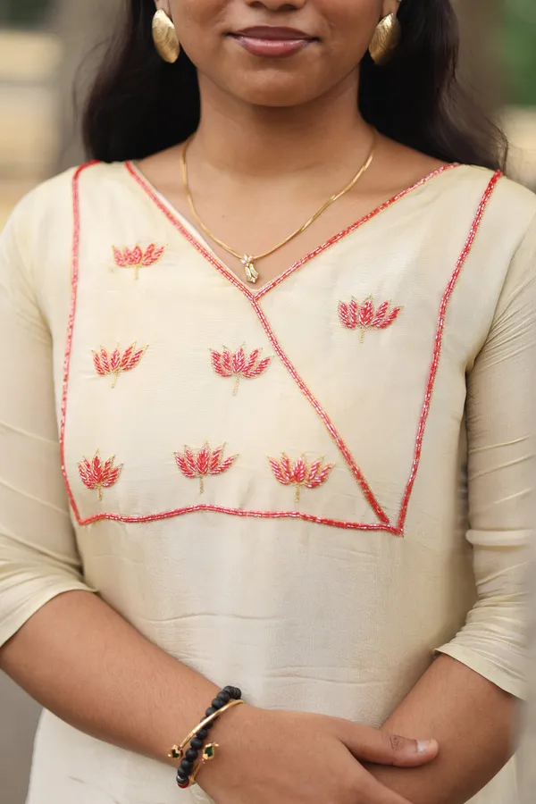 Thaamara_Premium_Banaras_Silk_Fabric