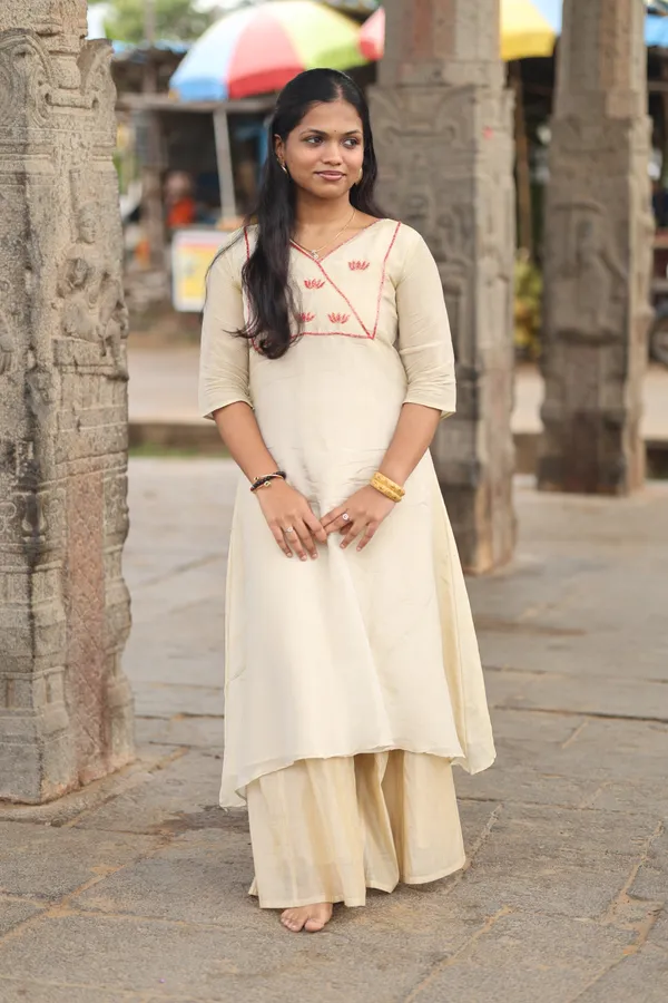 Thaamara_Premium_Banaras_Silk_Fabric