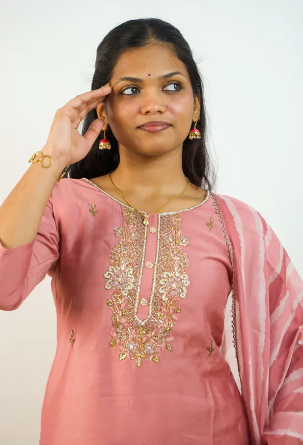 Graceful_Glamour_Mauve_3_Piece_Set_With_Exquisite_Handwork