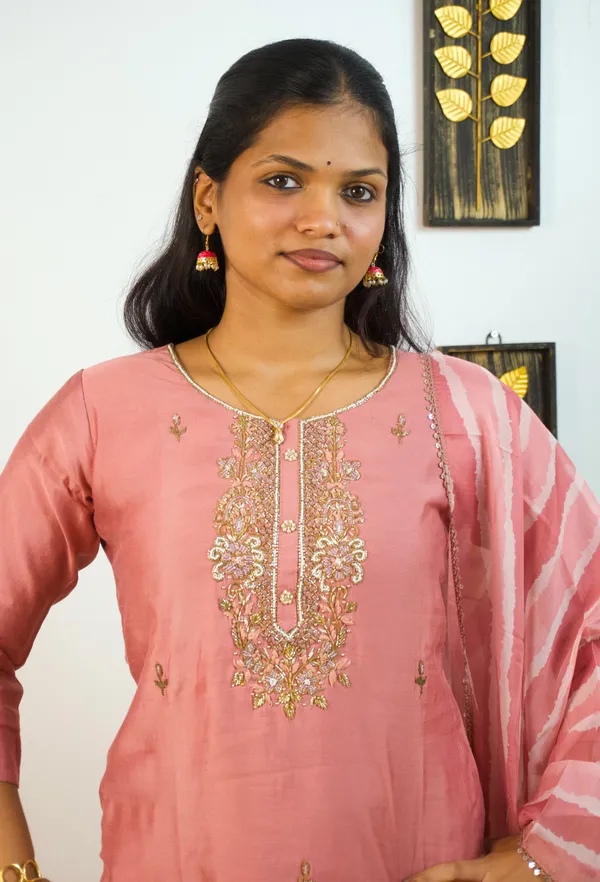 Graceful_Glamour_Mauve_3_Piece_Set_With_Exquisite_Handwork