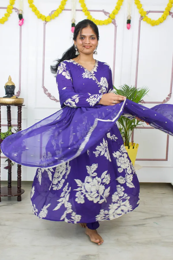 Graceful_Angrakha_Charm_Anarkali_3_Piece_Set