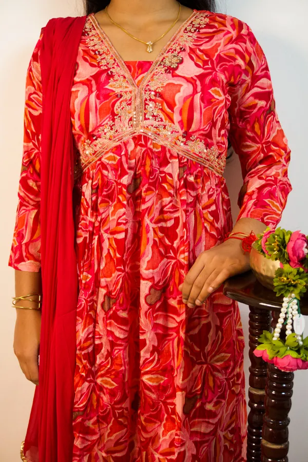 Flawless_Light_Red_Nyra_Cut_3_Piece_Set_With_Intricate_Embroidery
