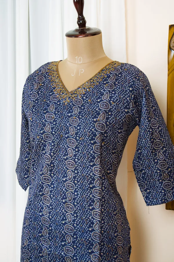 Hidden_Gem_V_Neck_Rajasthani_Print_Kurti