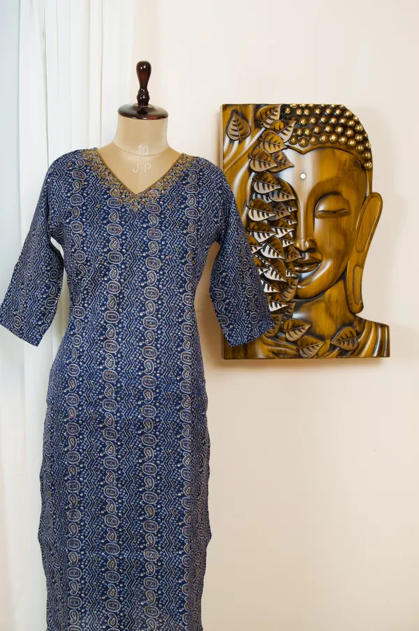 Hidden_Gem_V_Neck_Rajasthani_Print_Kurti