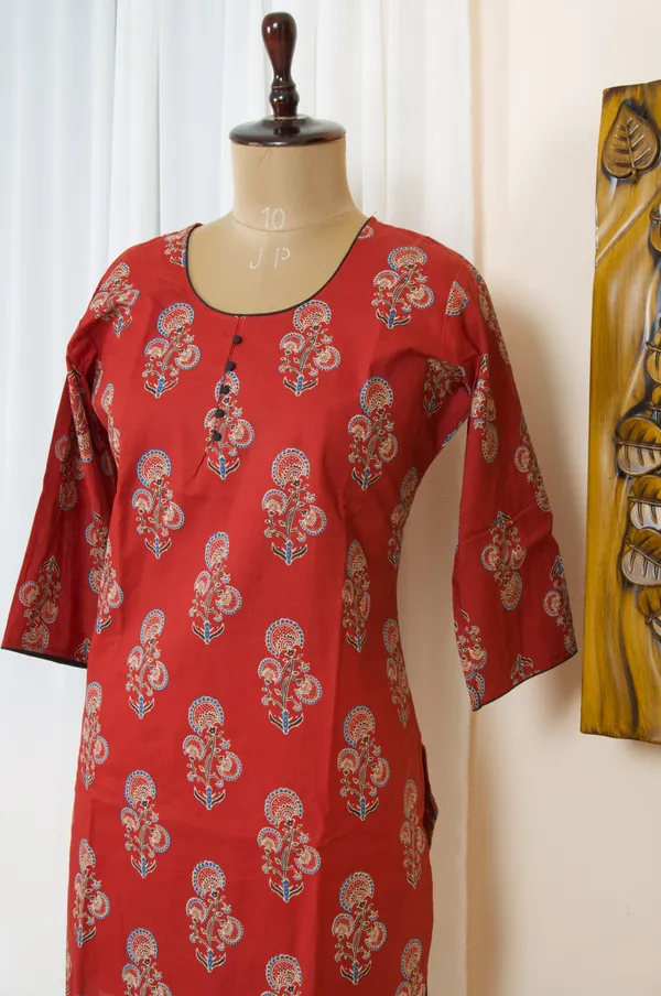 Heartbeat_Red_U_Neck_Cotton_Kurti