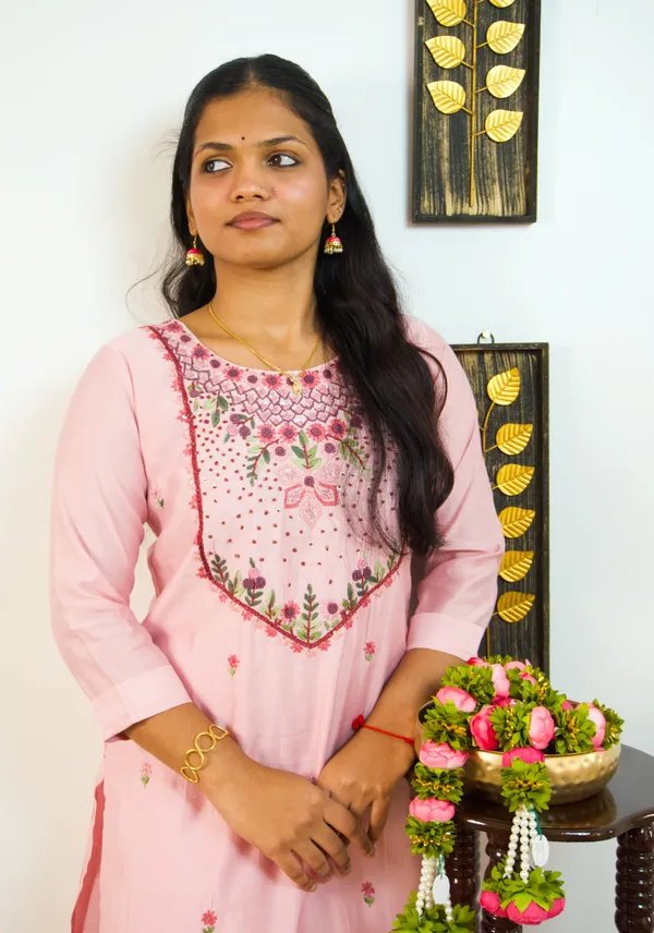 Kool_In_Kashmiri_Powder_Pink_Embroidered_Trio