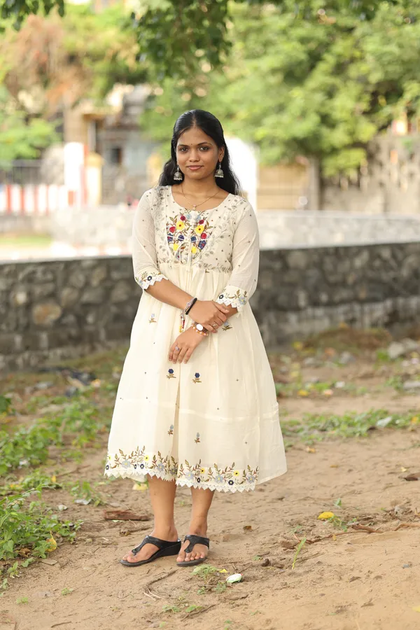 Thechi_Pure_Mul_Cotton_Kurta_With_Heavy_Embroidery