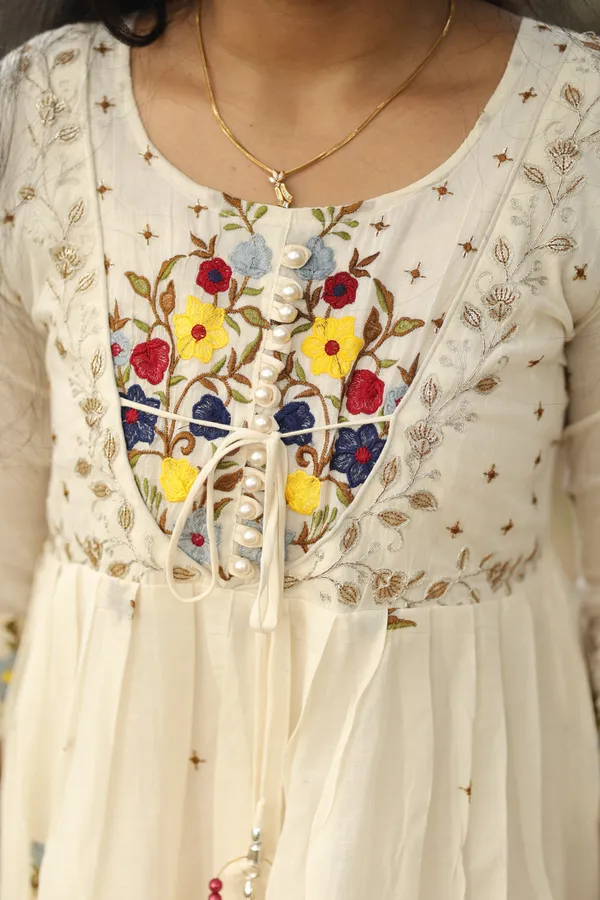 Thechi_Pure_Mul_Cotton_Kurta_With_Heavy_Embroidery