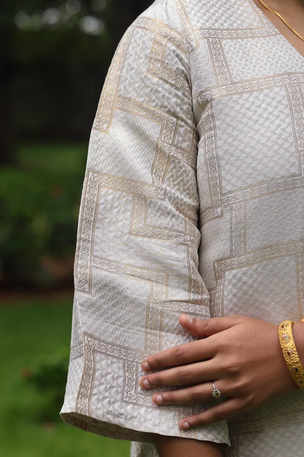 Pavizhamalli_Pure_Dola_Silk_With_Rich_Jacquard_Weaving