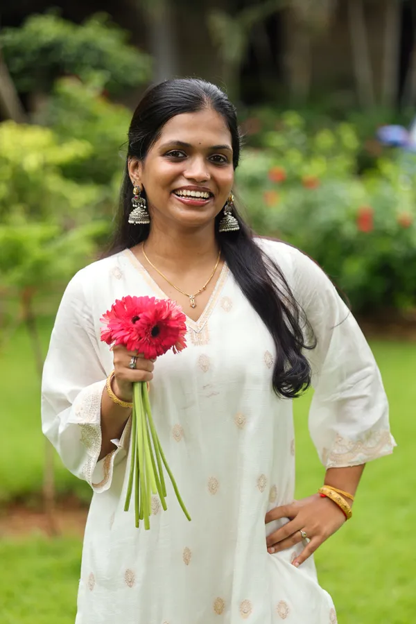 Mullapoovu_Premium_Dola_Linen_Silk_Kurta_In_Comfy_Fit