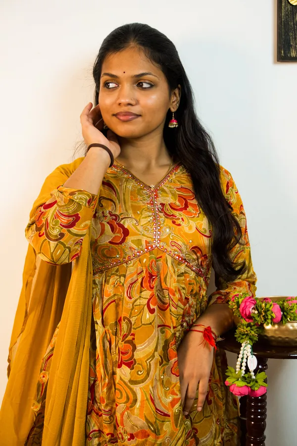 Golden_Hour_Alia_Cut_Nyra_Set