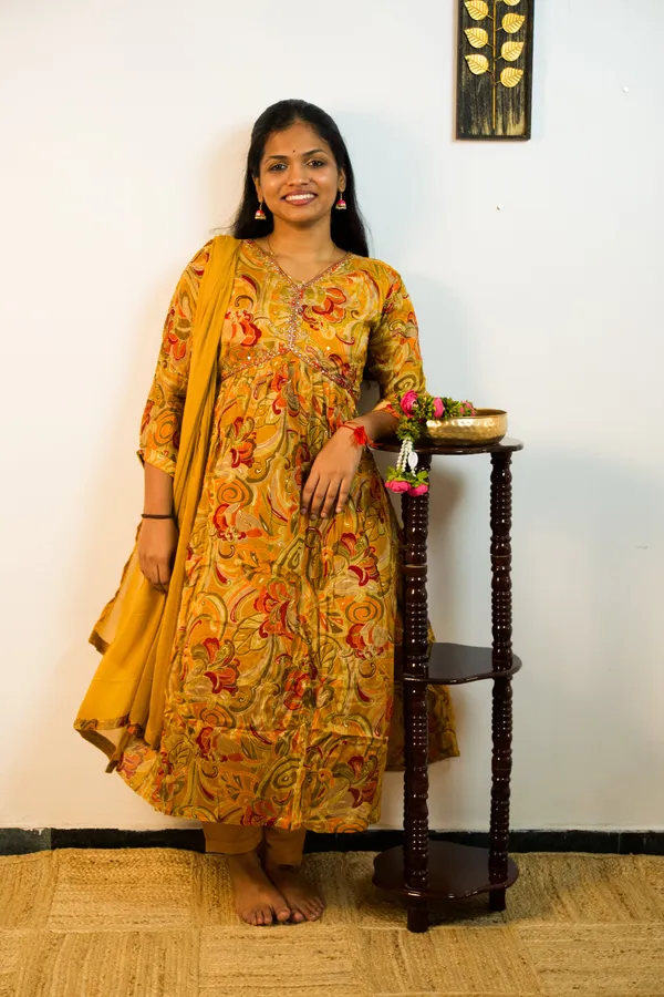 Golden_Hour_Alia_Cut_Nyra_Set
