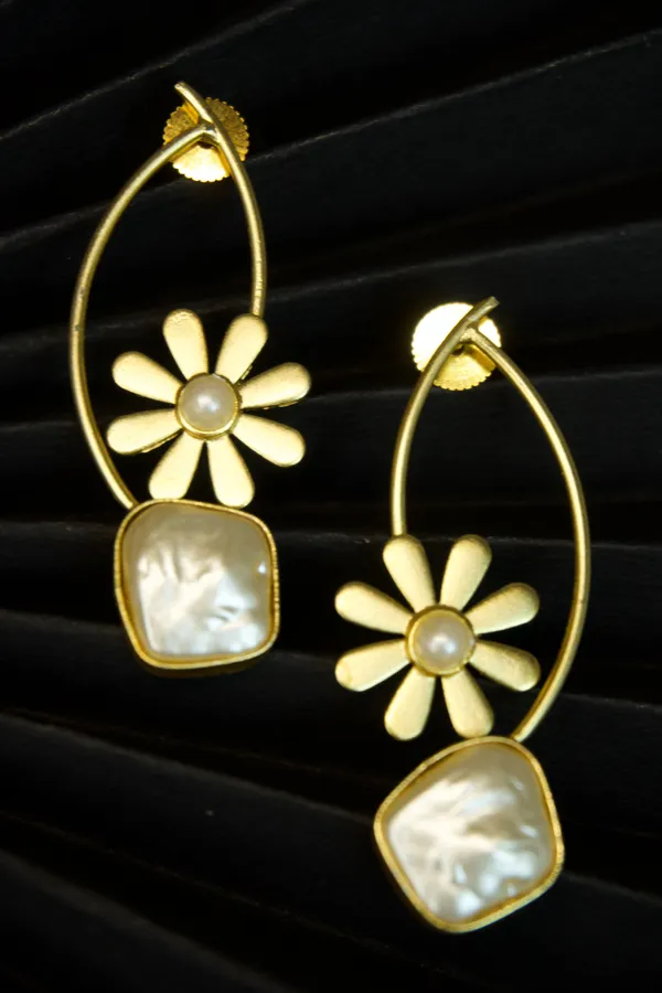 LYRA_-_AURA_-_PEARL_STATEMENT_EARRINGS_-_6