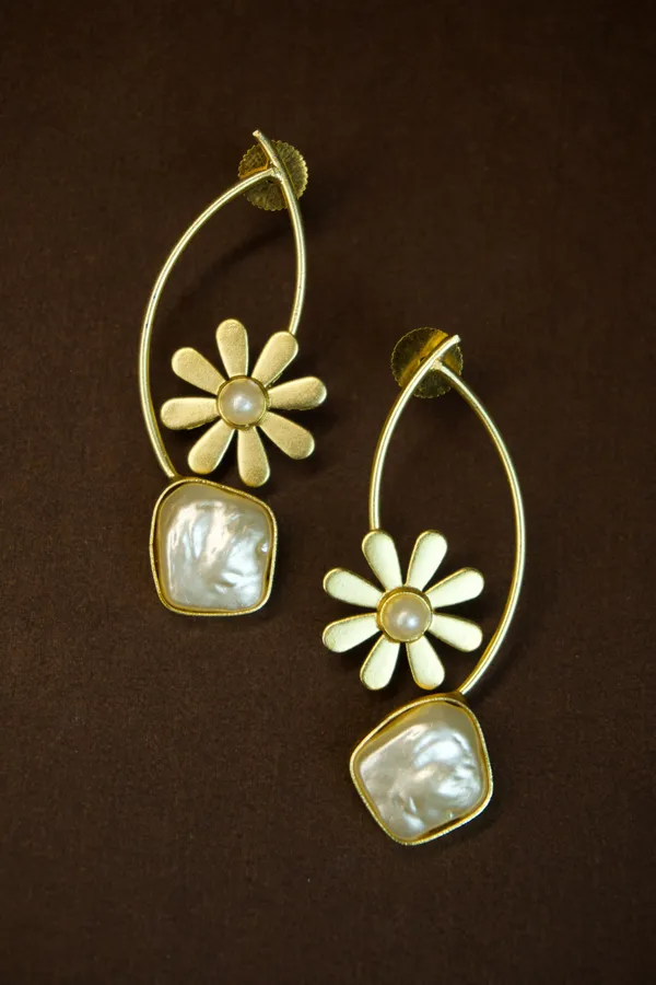LYRA_-_AURA_-_PEARL_STATEMENT_EARRINGS_-_6
