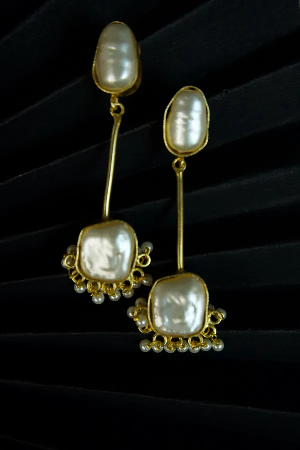 LYRA_-_AURA_-_PEARL_STATEMENT_EARRINGS_-_7