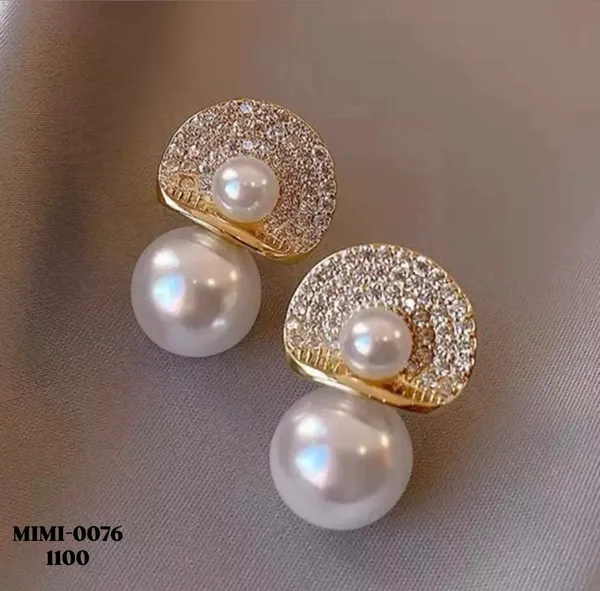 LYRA_-_AURA_-_PEARL_STATEMENT_EARRINGS_-_11