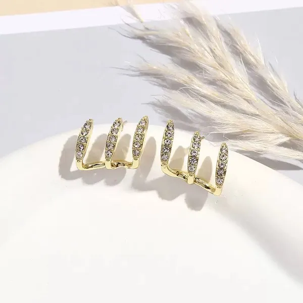 LYRA_-_AURA_-_PEARL_STATEMENT_EARRINGS_-__16