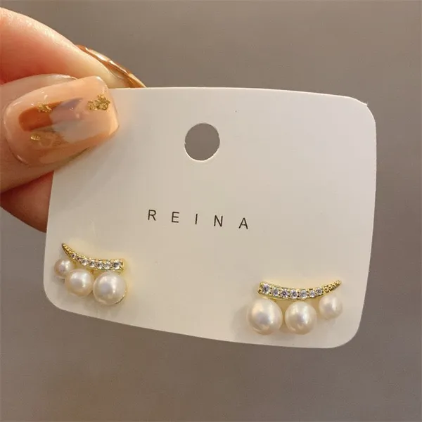 LYRA_-_AURA_-_PEARL_STATEMENT_EARRINGS_-_13