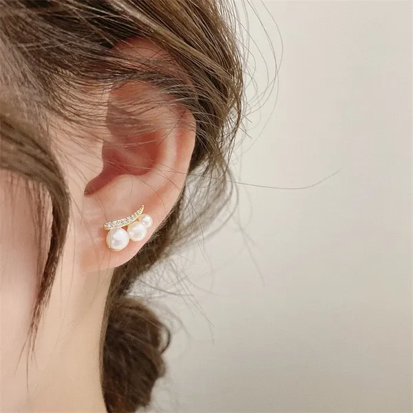 LYRA_-_AURA_-_PEARL_STATEMENT_EARRINGS_-_13