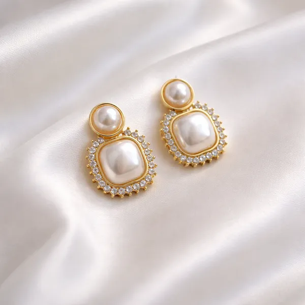 LYRA_-_AURA_-_PEARL_STATEMENT_EARRINGS_-_8