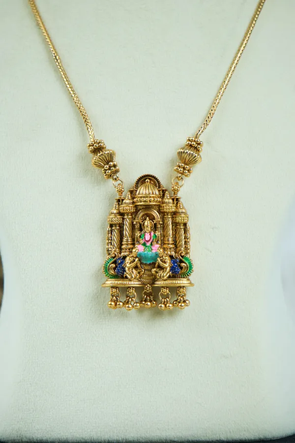 Traditional_-_Lakshmi_Single_Chain_Pendant