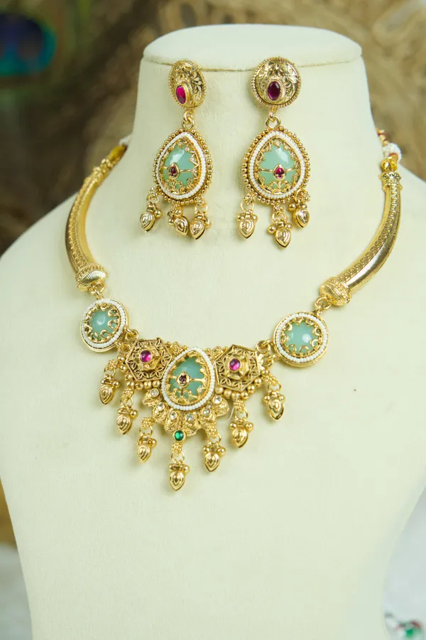 Sabya_-_Premium_Wide_Necklaces_-_1