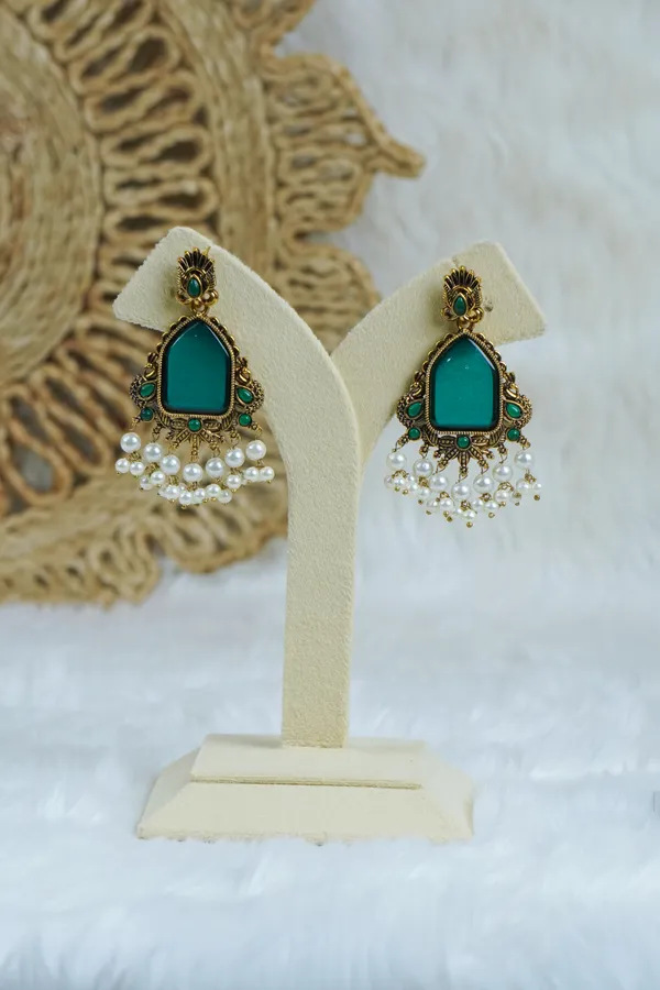 Premium_-_Statement_Monalisa_stone_Studs_with_pearls_-_Broad