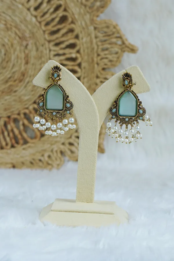 Premium_-_Statement_Monalisa_stone_Studs_with_pearls_-_Broad