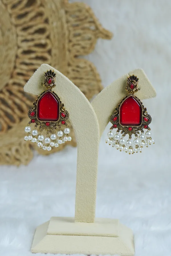 Premium_-_Statement_Monalisa_stone_Studs_with_pearls_-_Broad