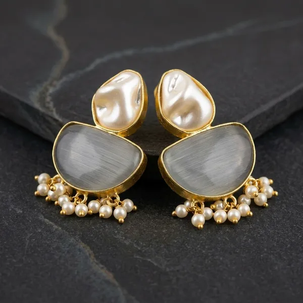 LYRA_-_AURA_-_PEARL_STATEMENT_EARRINGS_-_10