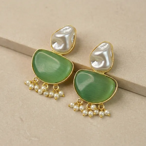 LYRA_-_AURA_-_PEARL_STATEMENT_EARRINGS_-_13