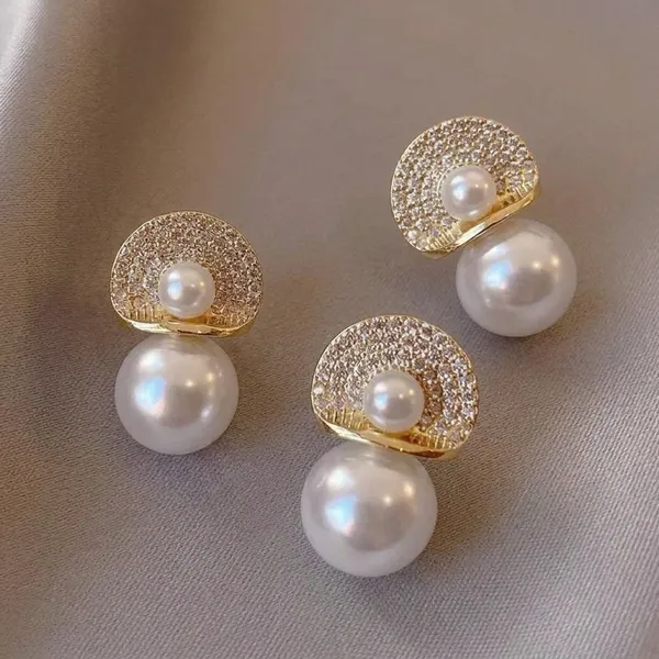LYRA_-_AURA_-_PEARL_STATEMENT_EARRINGS_-_11