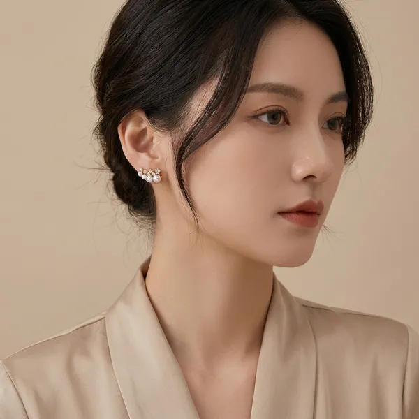 LYRA_-_AURA_-_PEARL_STATEMENT_EARRINGS_-_14