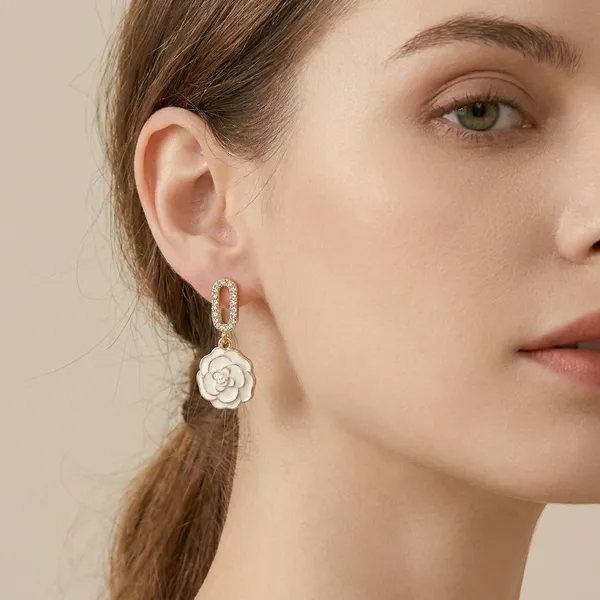 LYRA_-_AURA_-_PEARL_STATEMENT_EARRINGS_-_3