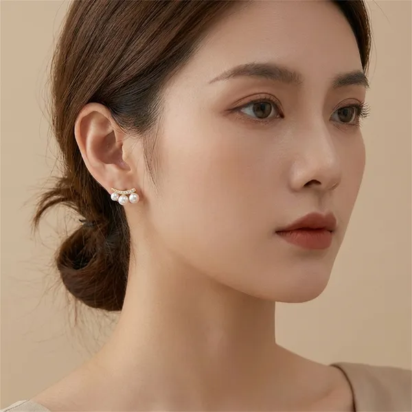 LYRA_-_AURA_-_PEARL_STATEMENT_EARRINGS_-_13