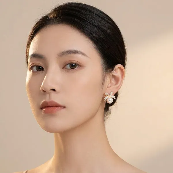 LYRA_-_AURA_-_PEARL_STATEMENT_EARRINGS_-_9