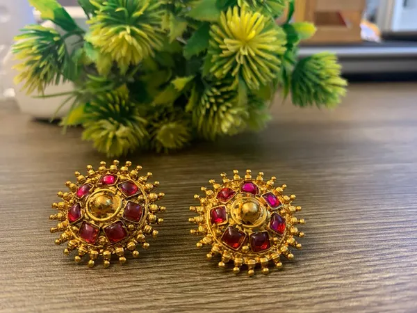 Ethnic_Gold_Choker_Necklace_With_Red_Stone_Work_&_Earrings_Set