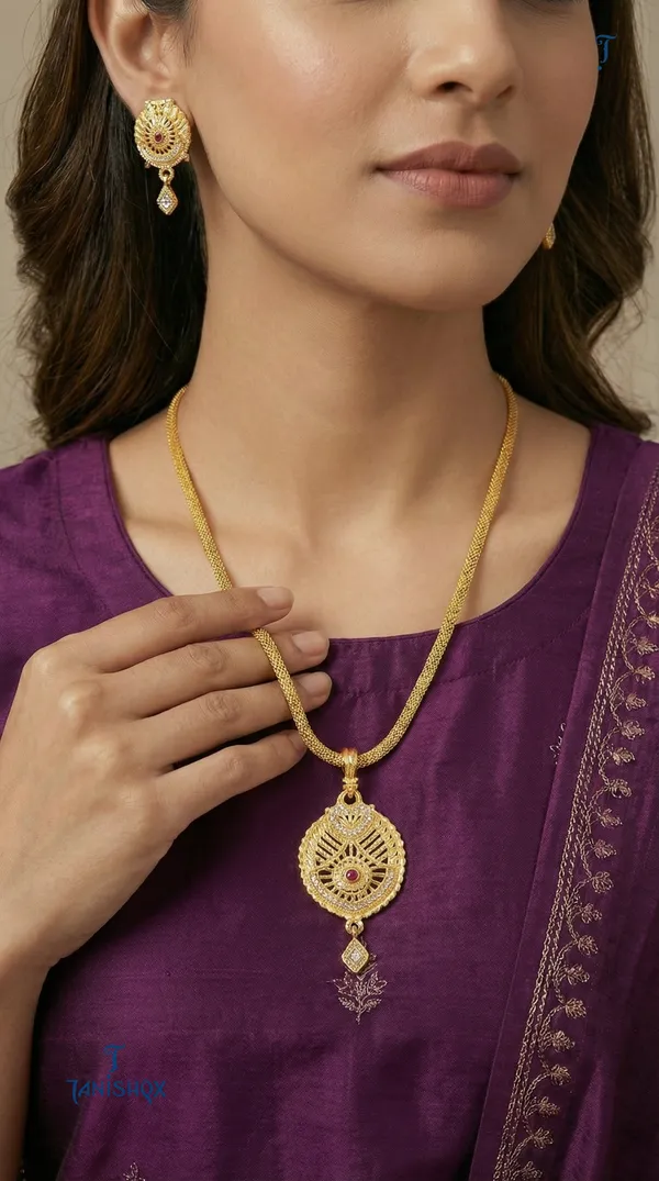Micro_Gold_Plated_Ad_Diamond_Studded_Fancy_Oval_Pendant_Set_With_Chain