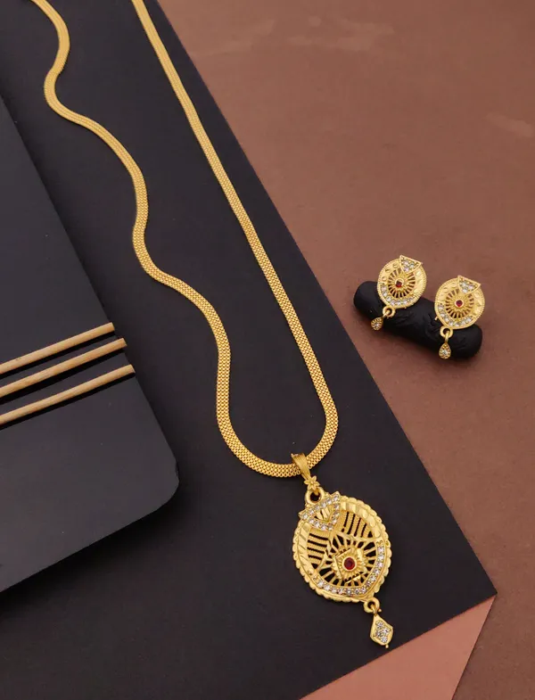 Micro_Gold_Plated_Ad_Diamond_Studded_Fancy_Oval_Pendant_Set_With_Chain