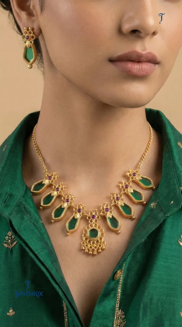 Traditional_Gold-Plated_Necklace_Set_With_Earrings